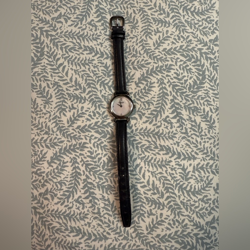 Coach Vintage Black Leather Strap Watch - Picture 2 of 7